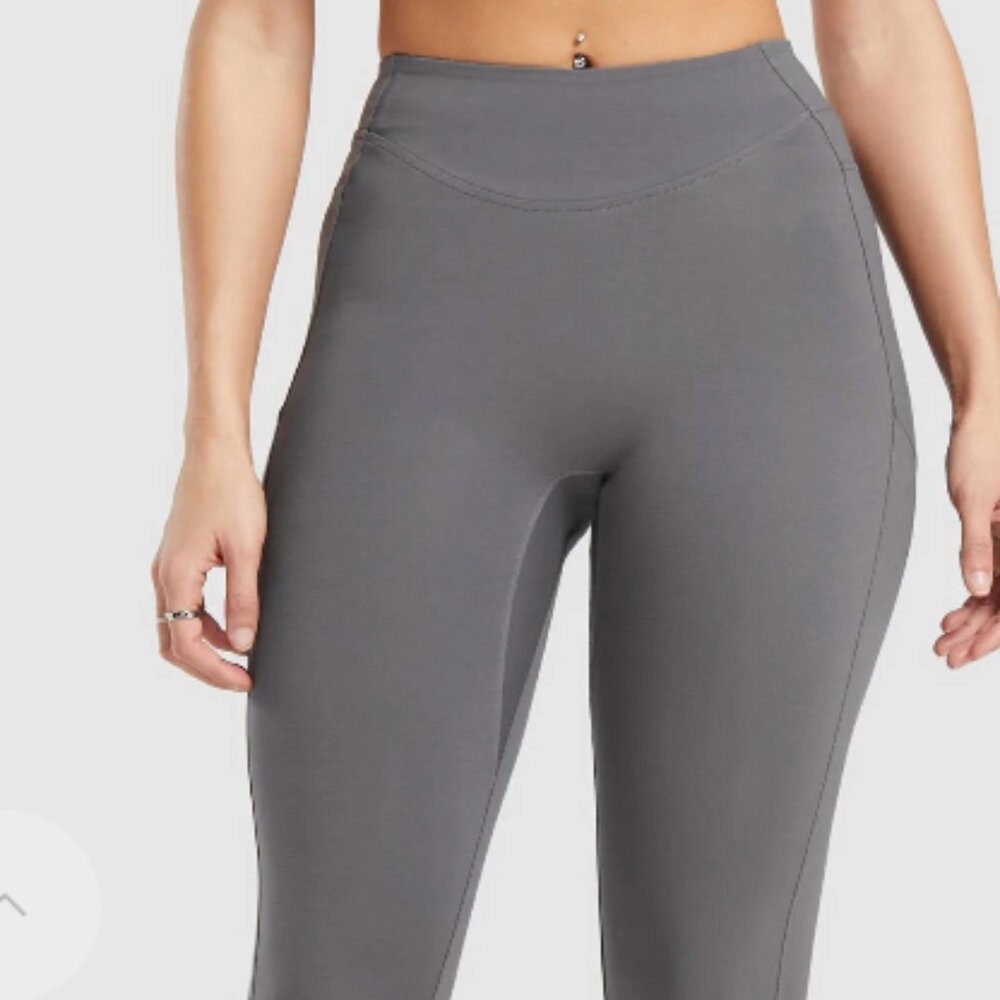 BNWT GYNSHARK Rest Day Bootcut Leggings BRUSHED GREY WITH MATCHING TANK XS - Picture 2 of 14